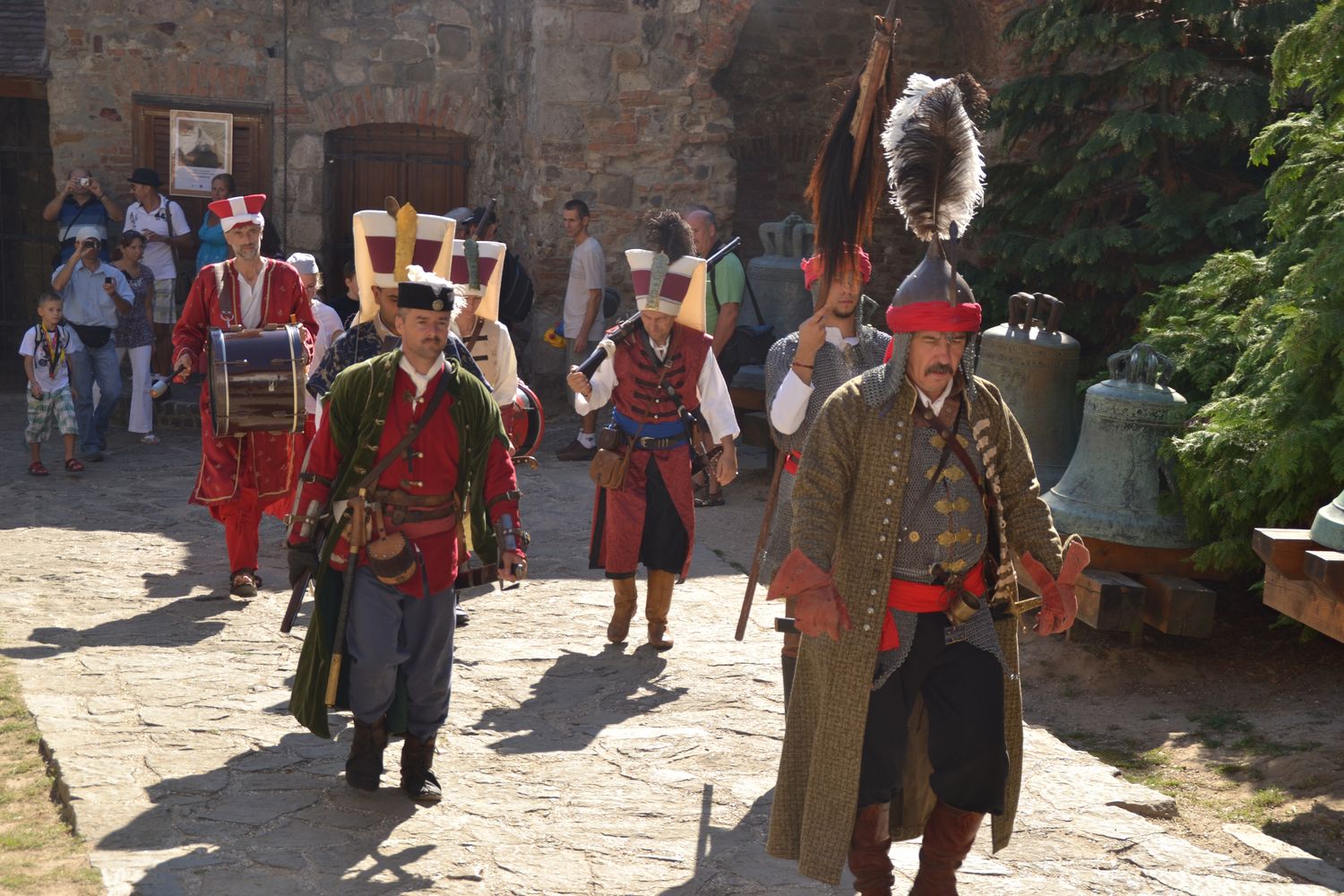 Felvonuló középkori sereg